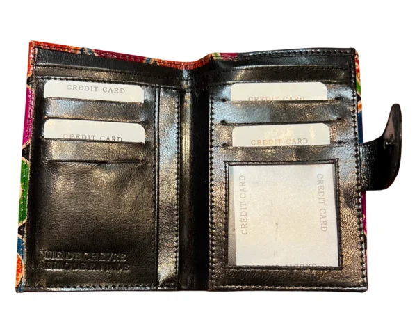 Petit portefeuille en cuir coloré avec poche monnaie à bouton pression, décoré de motifs circulaires multicolores ethniques