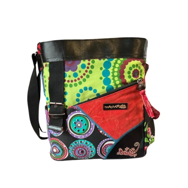 Sac coloré avec un design vibrant, illustrant une combinaison de motifs et de teintes éclatantes.