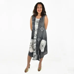 Robe bohème chic femme en tie and dye gris et blanc vue de dos – robe fluide sans manches mi-mollet