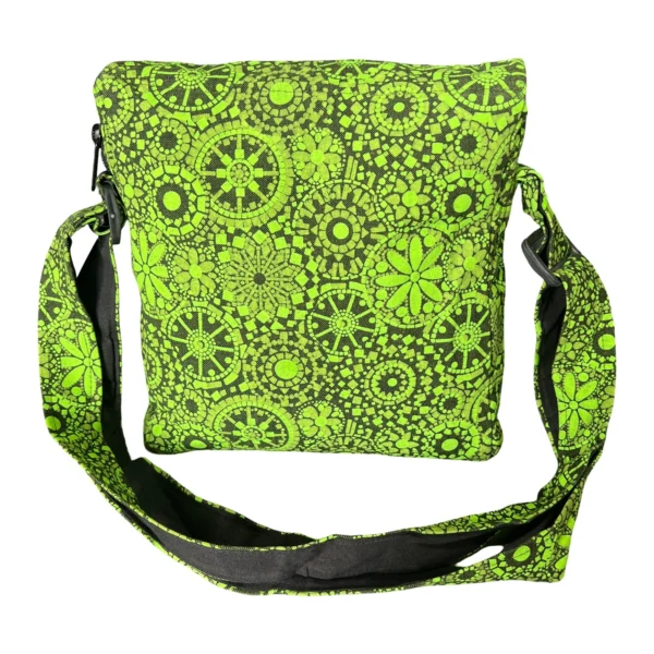 Sac bandoulière vert à motifs floraux – Toile écologique et artisanale