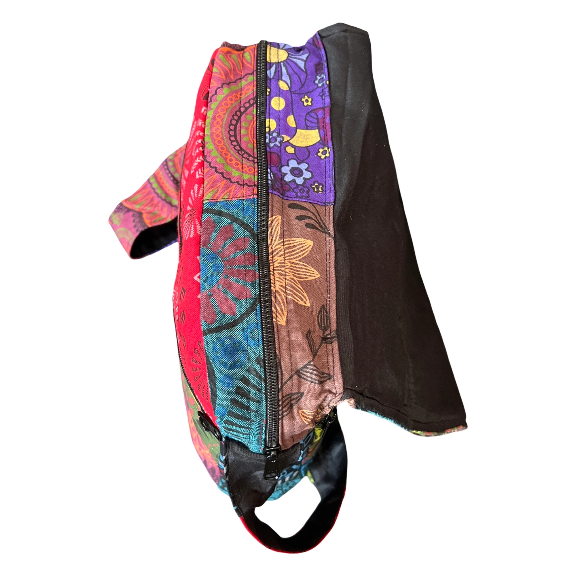 Sac Macha patchwork en coton – vue du dessus avec fermeture éclair principale visible.