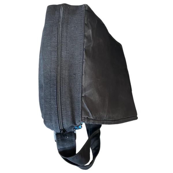 Sac bandoulière artisanal avec arbre de vie brodé – gros plan