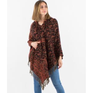 Poncho à Capuche Bohème Chic – Motifs Cachemire & Franges