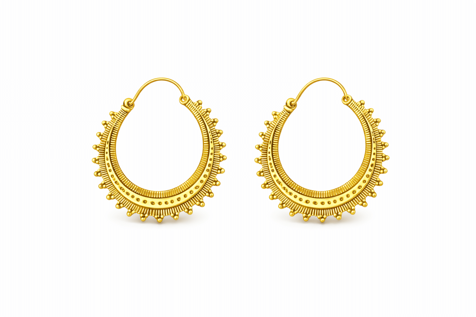 Boucles d’Oreilles Créoles Bohèmes en Laiton – Bijoux Ethniques Artisanaux Fabriqués en Inde